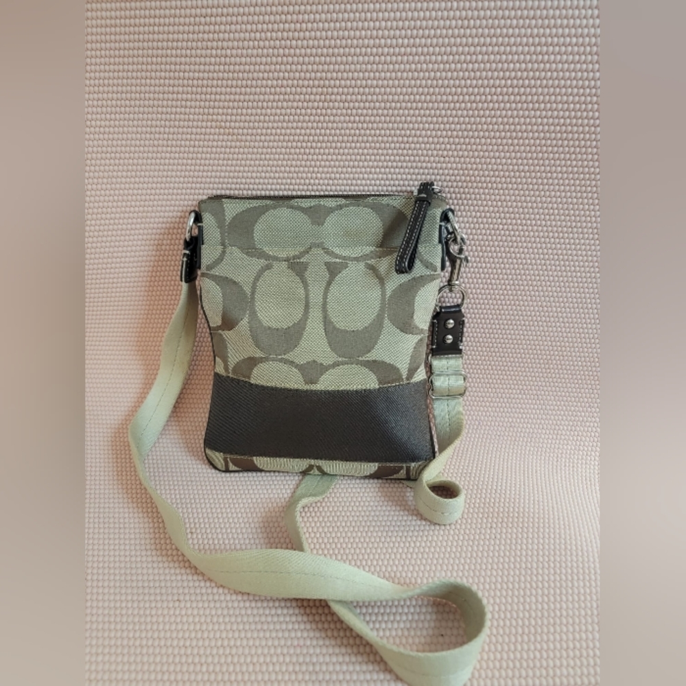 💙EUC Coach Crossbody
